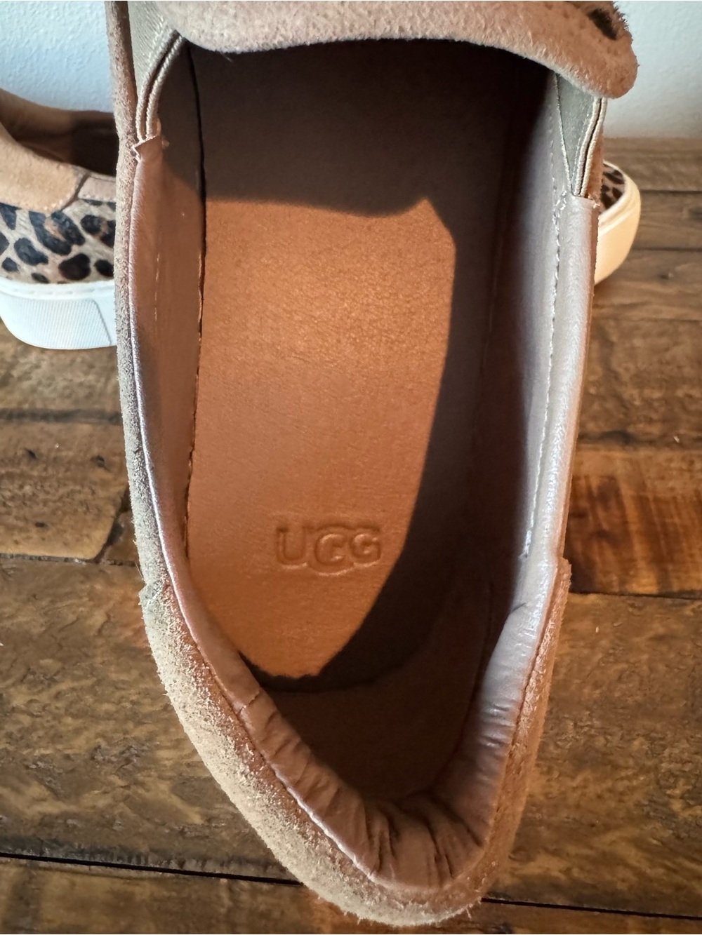UGG Women’s Jass Exotic Leopard Slip-On Platform Sneakers Size 10 - Picture 11 of 12